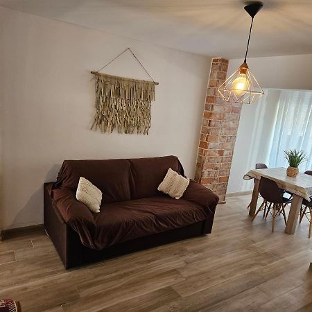 "Corner Of Happiness" Apartment กูลเญรา ภายนอก รูปภาพ